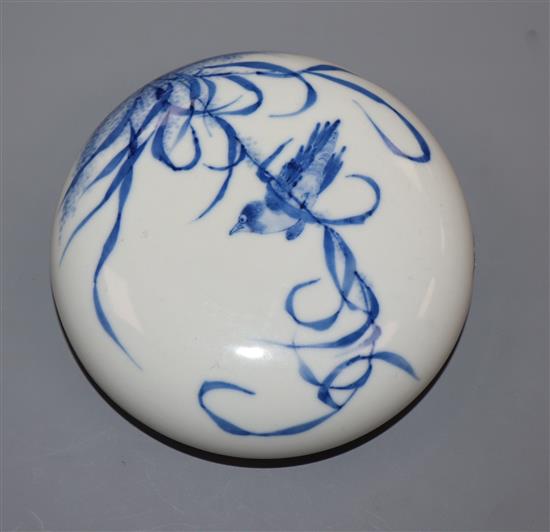 A Chinese blue and white box and cover, D. 13.2cm